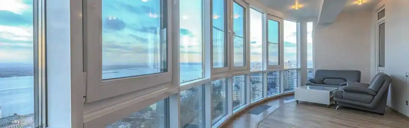 شیشه بالکن