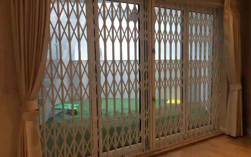 حفاظ پنجره آهنی