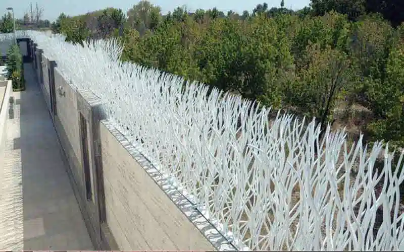 نرده دیوار ویلا و حفاظ روی دیوار