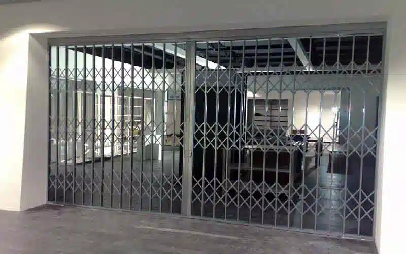 حفاظ آهنی درب آپارتمان آکاردئونی