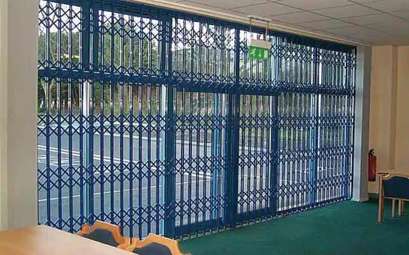 معایب درب آکاردئونی