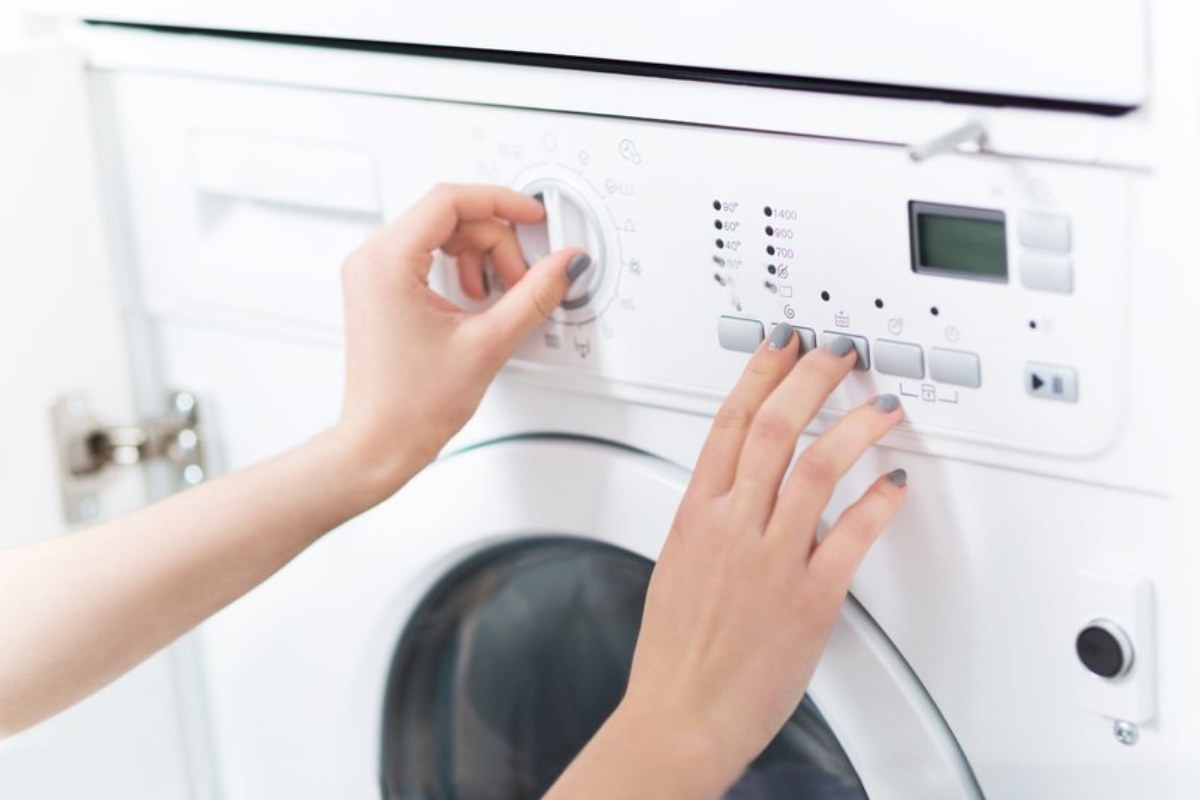 روش استفاده از وایتکس در ماشین لباسشویی