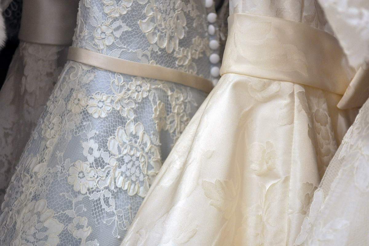تمیز نگه داشتن لباس عروس