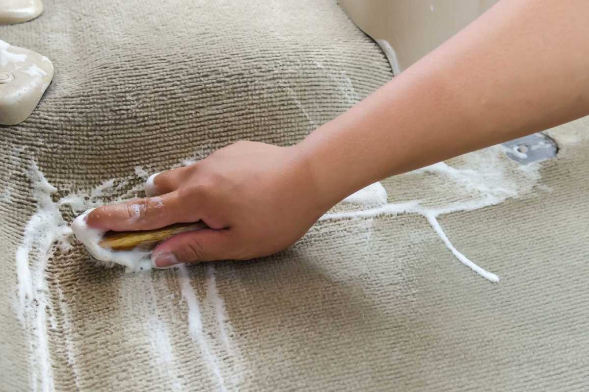 استفاده از جوش شیرین برای رفع بوی بد فرش