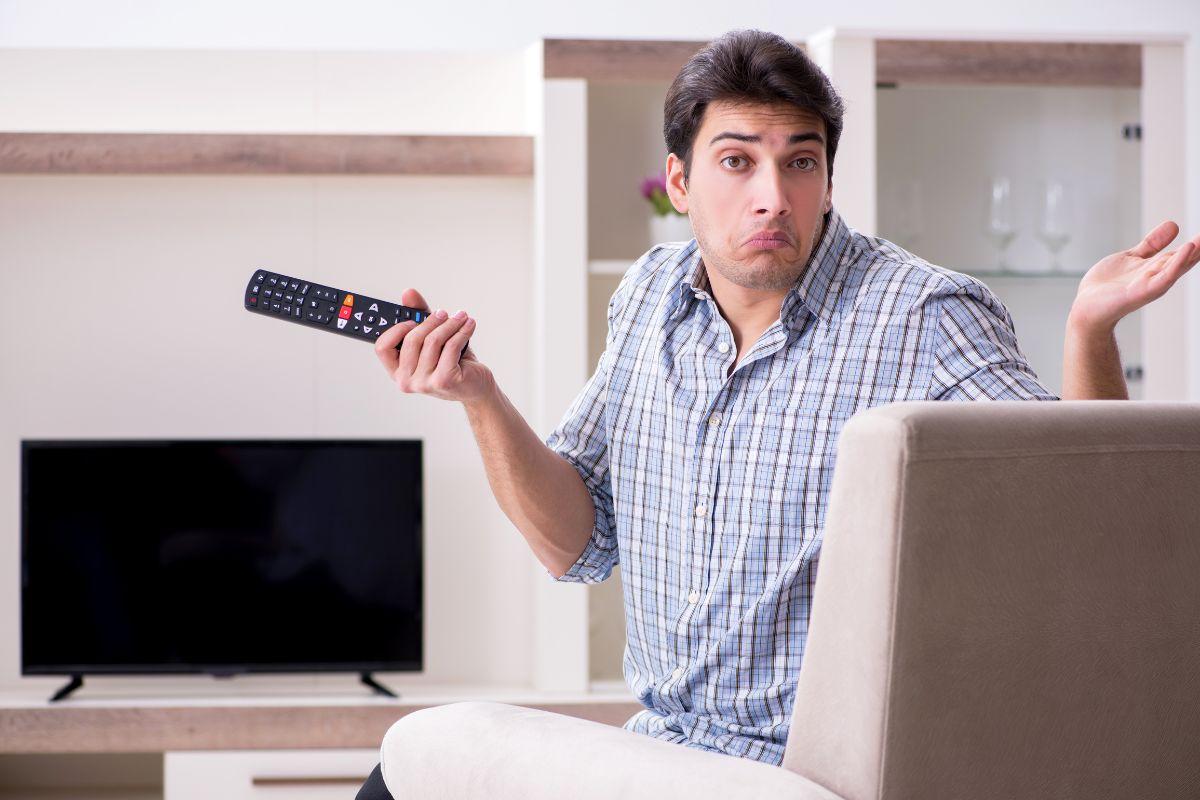 علت خاموش شدن ناگهانی تلویزیون چیست؟