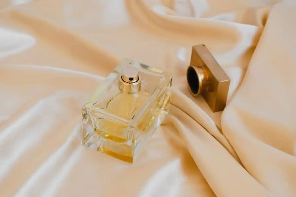 تشخیص عطر اورجینال از نمونه فیک