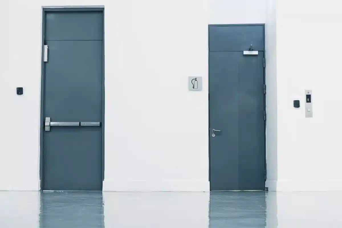 باز کردن درب ضد سرقت