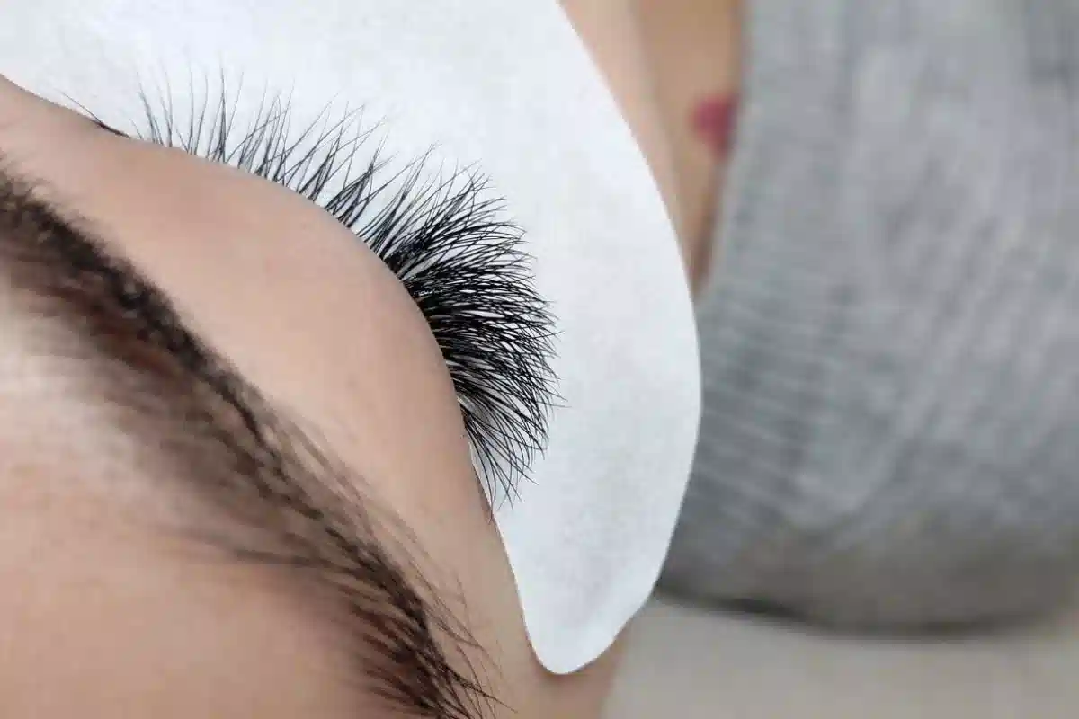 مژه اسپایکی چیست