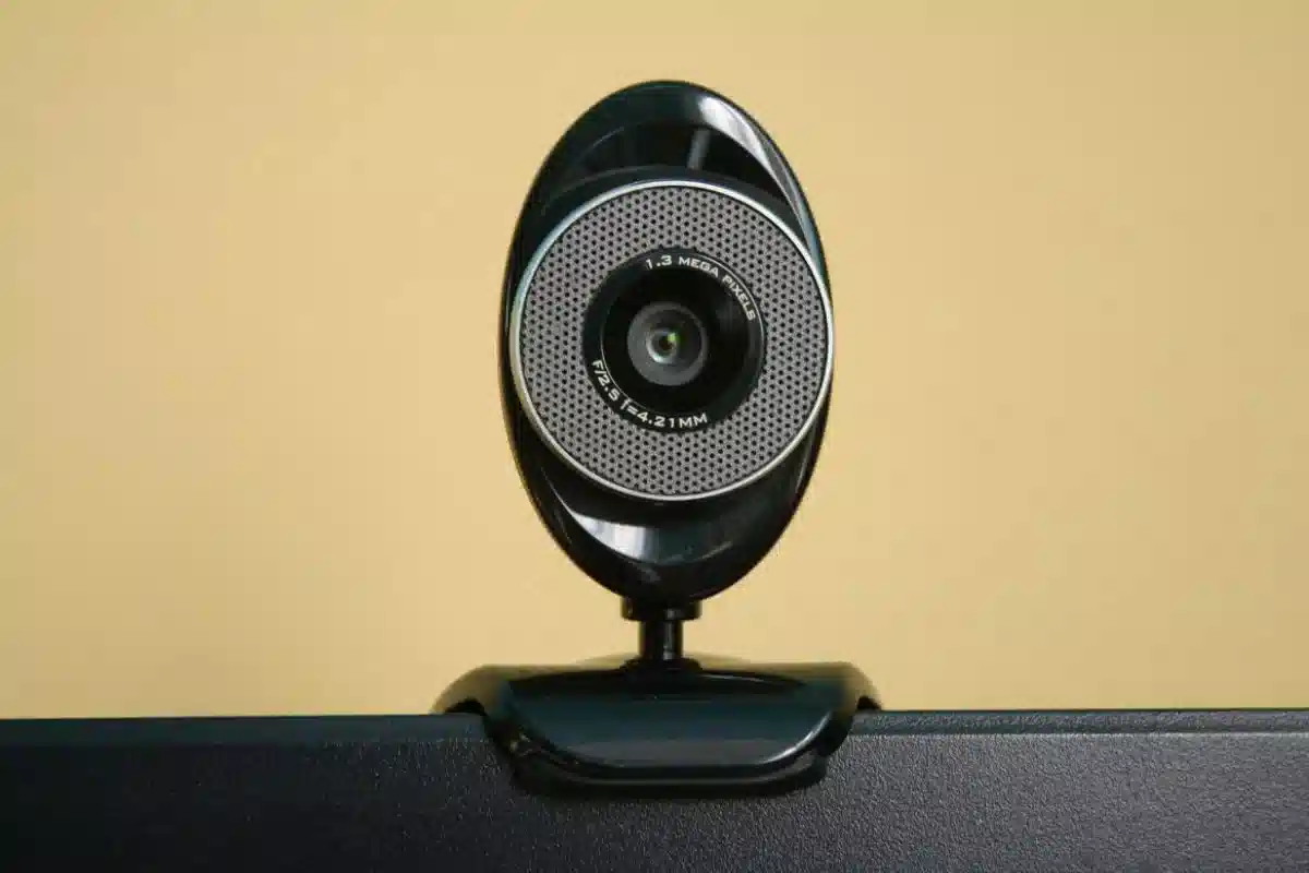 تعمیر تخصصی اتواع دوربین مداربسته DVR و NVR
