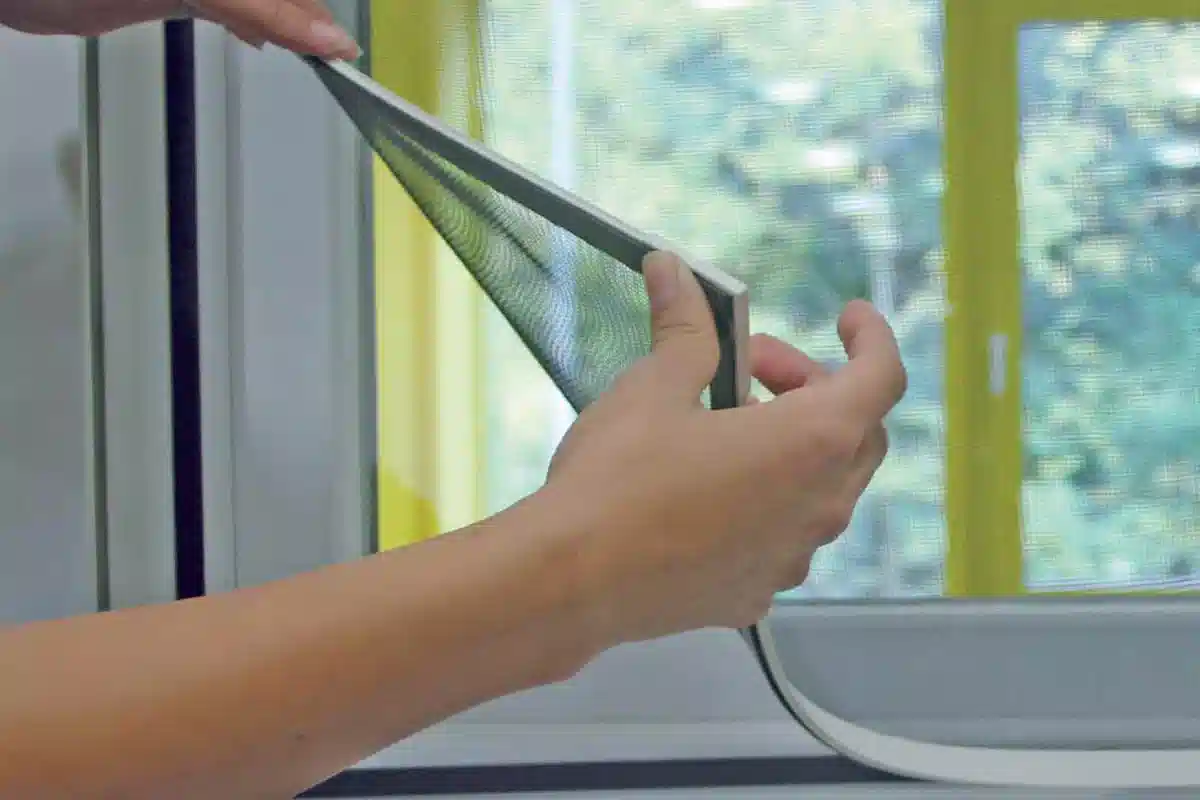 توری مگنتی برای پنجره