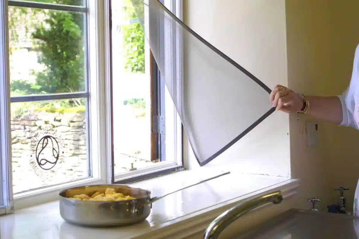 انواع توری پنجره آهنربایی