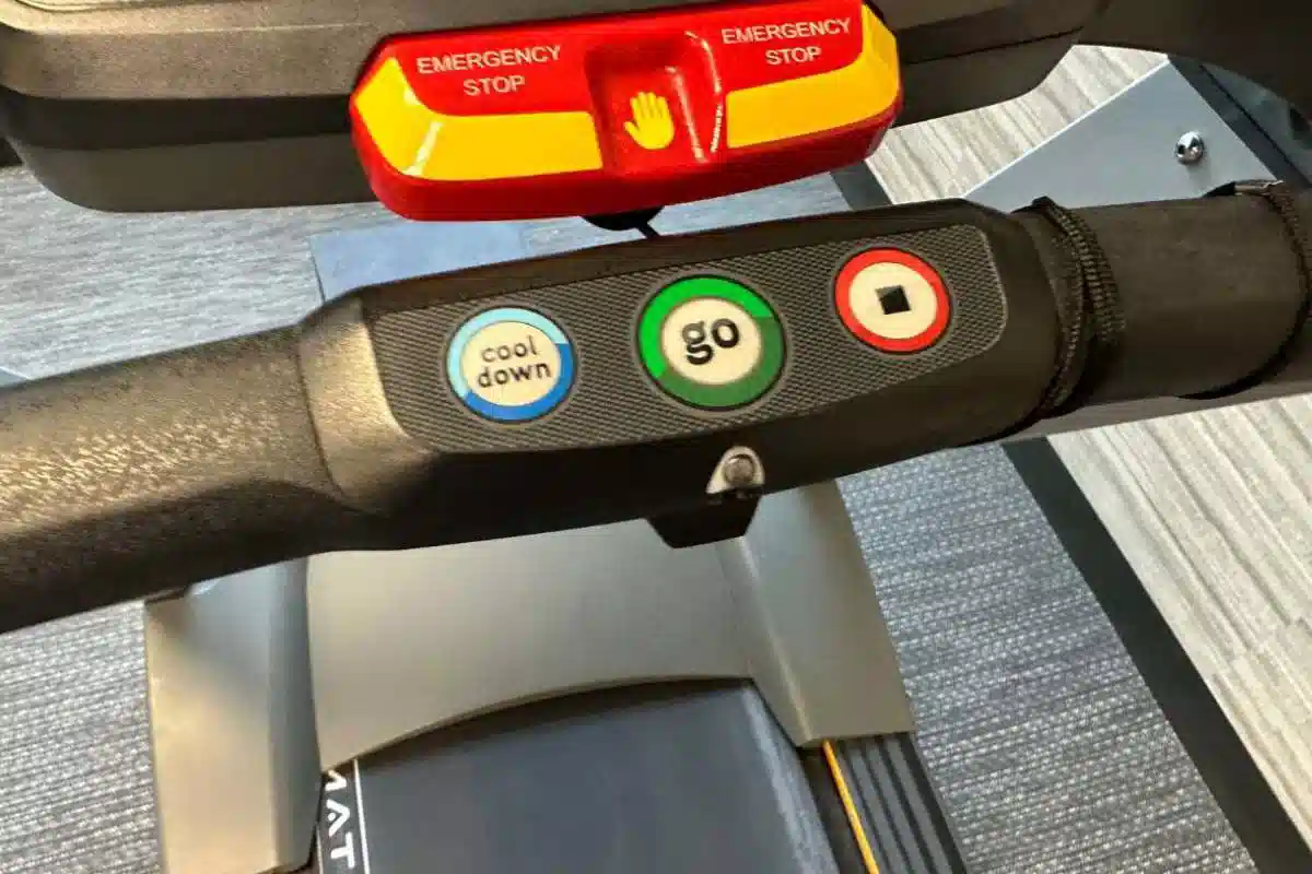 بررسی دلایل خاموش شدن و ریپ زدن تردمیل