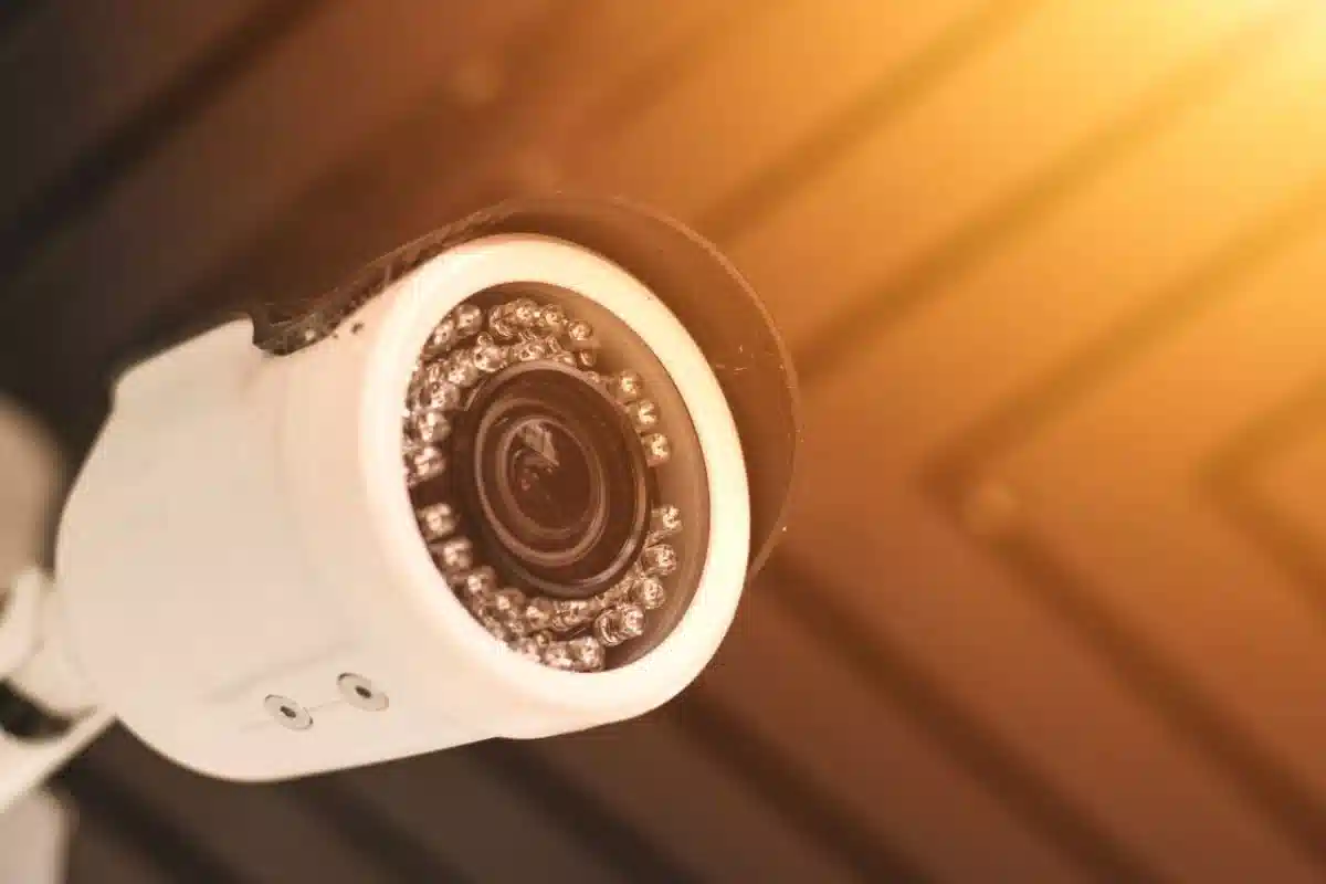 تنظیم نور دوربین مداربسته