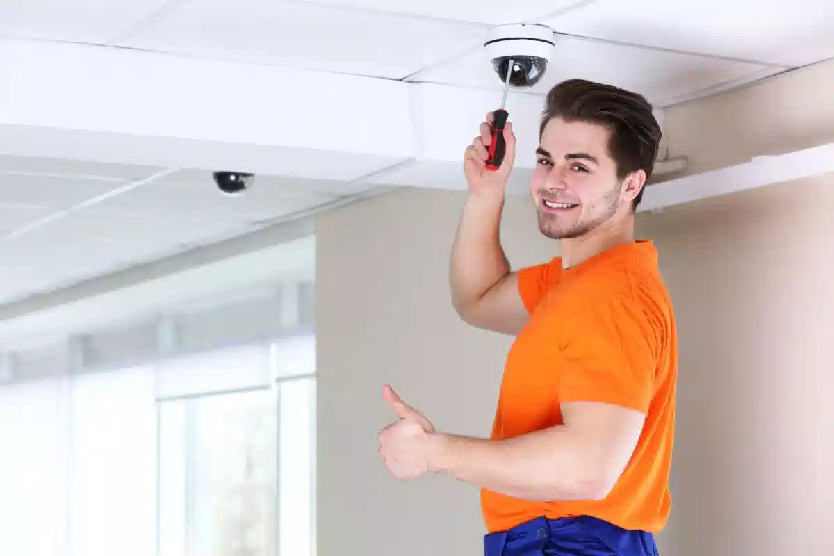 نصب دوربین مدار بسته در منزل