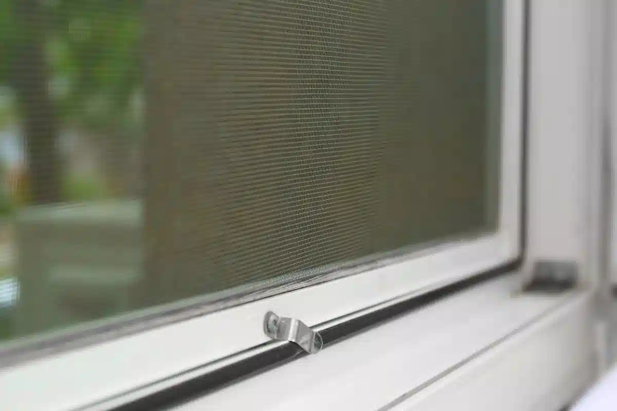 توری پنجره دوجداره