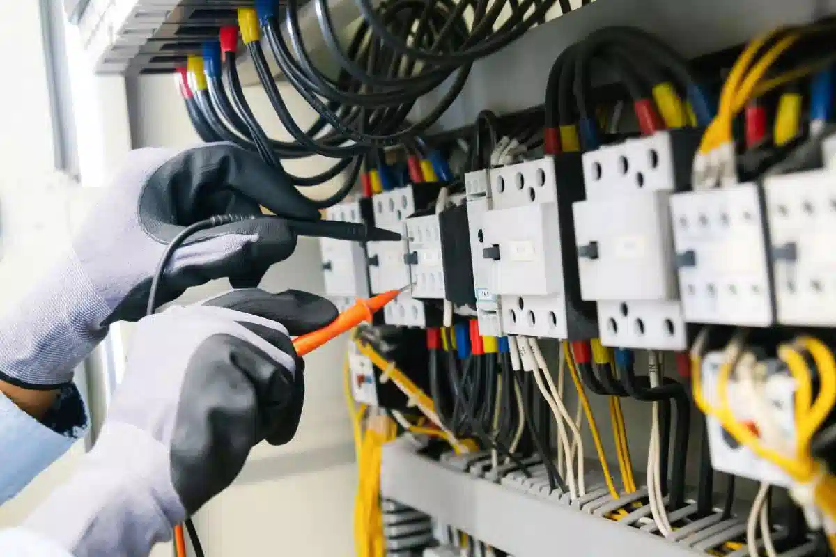 اگر جای فاز و نول عوض شود چه میشود