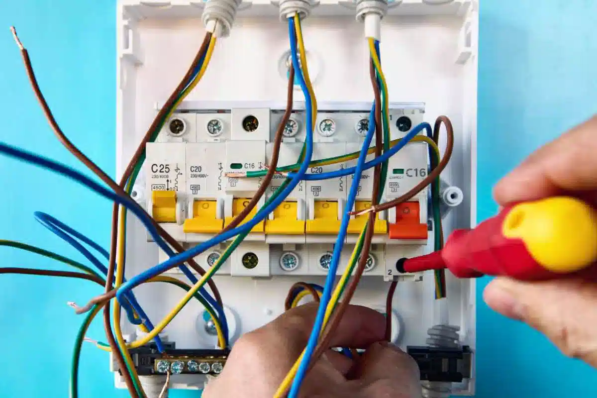 علت دو فاز شدن برق تک فاز و سه فاز